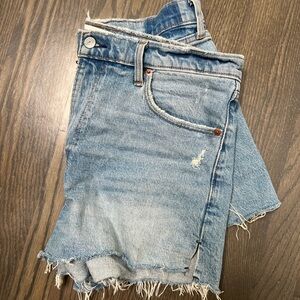 Abercrombie & Fitch Mom Short High Rise 🩵